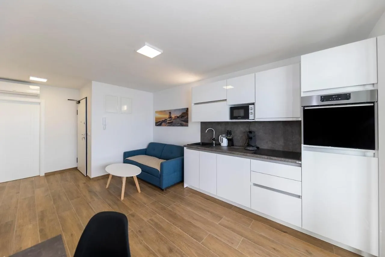 Golden Nin Apartment
